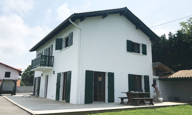 Remise a neuf de cette maison familiale  à Saint Pé sur nivelle 64310 (Pyrénées Atlantiques-Pays Basque)